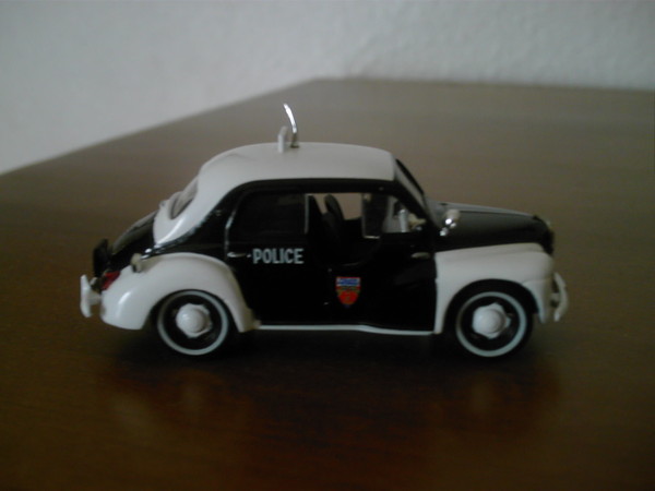 Ancien NOREV plastique châssis tôle 1/43 Renault 4CV 4 CV pr