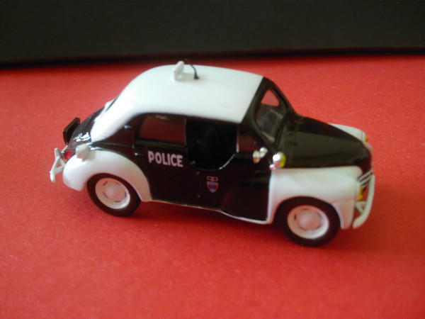 Ancien NOREV plastique châssis tôle 1/43 Renault 4CV 4 CV pr